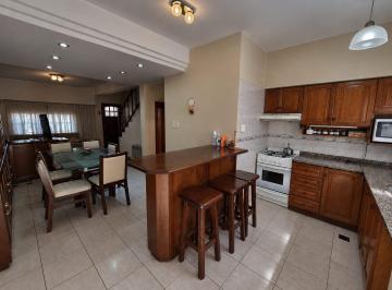 PH · 78m² · 3 Ambientes · 1 Cochera · Excelente Duplex 3 Amb Patio y Cochera Lomas de Zamora