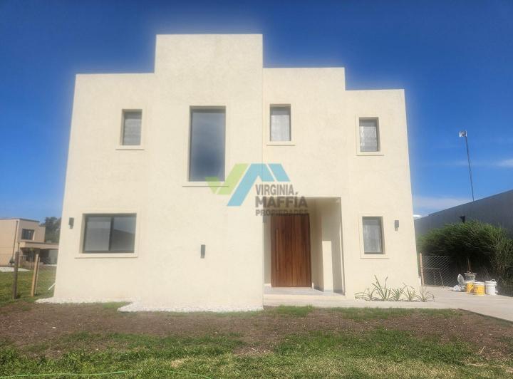 Casa · 169m² · 6 Ambientes · 3 Cocheras