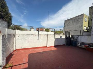 PH · 96m² · 5 Ambientes · PH Piso Único • 5 Amb, Entrada Indep • Patio y Terraza 169 m²