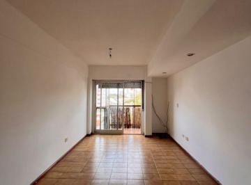Departamento de 4 ambientes, Floresta · Departamento 4 Ambientes Frente con Balcon, Cochera y Baulera