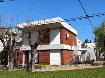 Casa de 7 ambientes, Ciudad de Santa Fe · Propiedad en Guadalupe Este