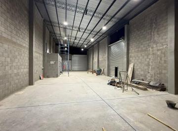 Local comercial · 92m² · 4 Ambientes · 5 Cocheras · Local - Capital