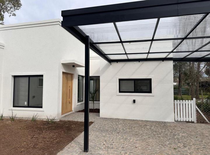 Casa · 181m² · 5 Ambientes · 6 Cocheras