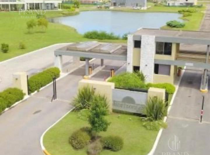 Terreno · 860m²