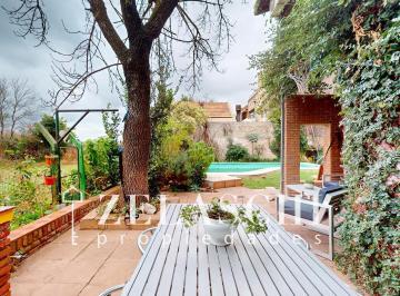 Casa · 400ha · 4 Dormitorios · 2 Cocheras · Casa en Venta: Calle Fredes, Ciudad Jardín