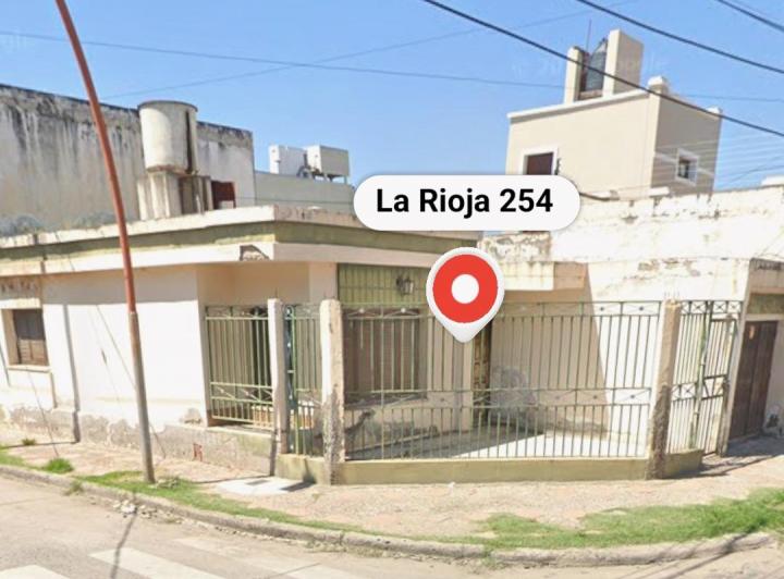 Casa · 250m² · 4 Dormitorios · 1 Cochera