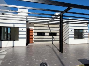 Departamento · 2 Dormitorios · 1 Cochera · Venta de Duplex en Campos de Manantiales. Todo en Una Planta