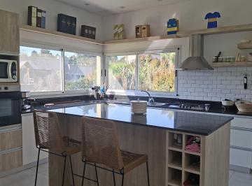 Casa · 187m² · 5 Ambientes · 4 Cocheras · Casa en Alquiler Anual I 4 Ambientes I San Matias, Escobar, Gba Norte I Pileta I Escritorio