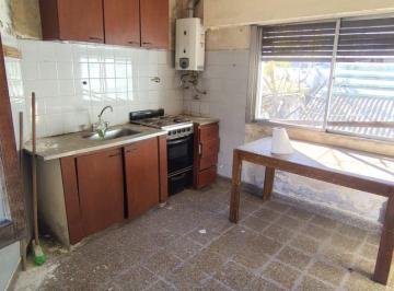 PH · 140m² · 8 Ambientes · Venta PH en Bloque Avellaneda Balcón y Patio