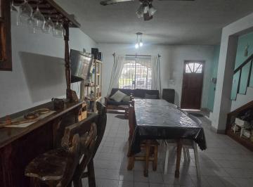 PH · 65m² · 4 Ambientes · 1 Cochera · PH en Grand Bourg