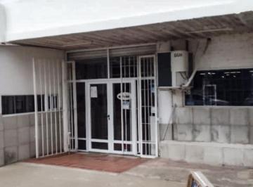 Local comercial · 470m² · 2 Cocheras · Amplio Local en Alquiler en Esquina