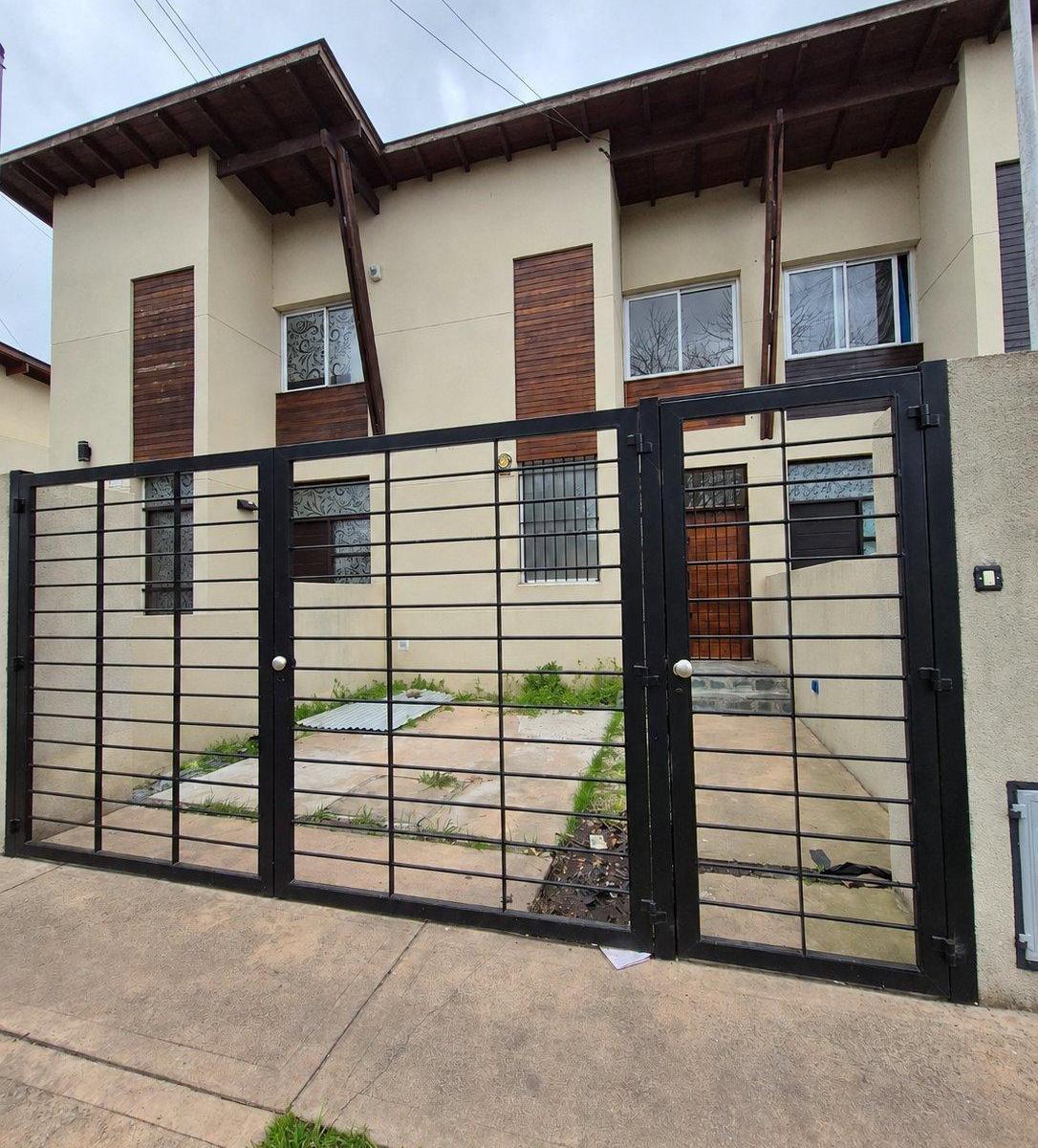 Duplex de corte moderno, 3 amb, 120m² en Villa Primera