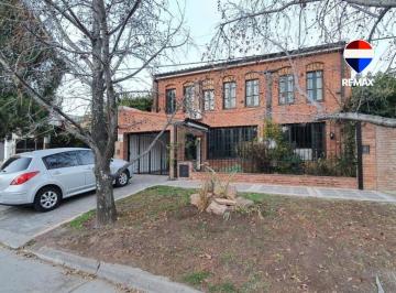 Casa · 347m² · 8 Ambientes · 1 Cochera · Casa Venta Tres Cerritos Apta Credito 5 Dorm