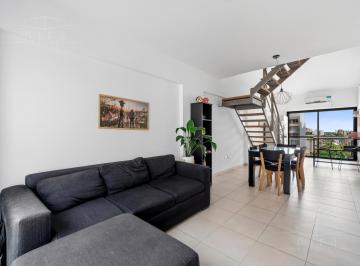 Departamento · 55m² · 2 Ambientes · Loft Luminoso con Balcón y Gran Altura – en Excelente Estado