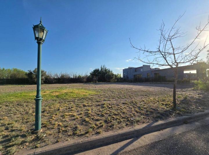 Terreno · 1175m²