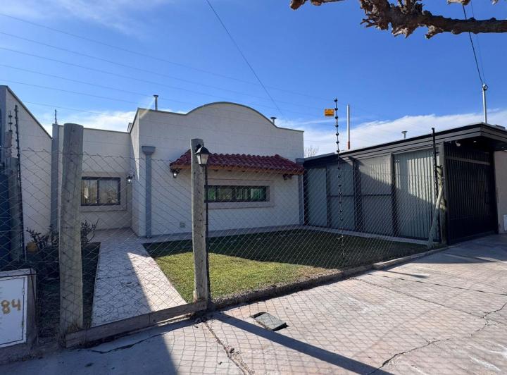 Casa · 127m² · 3 Ambientes · 2 Cocheras