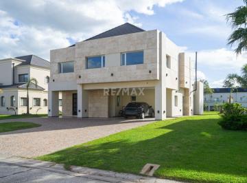 Casa · 357m² · 7 Ambientes · 4 Cocheras · Casa en Venta Saint Thomas Este Oeste 7 Amb Cuotas