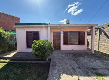 Casa · 66m² · 3 Ambientes · 3 Cocheras · Casa 3 Ambientes en Venta Rafael Calzada