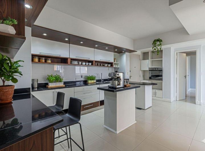 Departamento · 200m² · 6 Ambientes