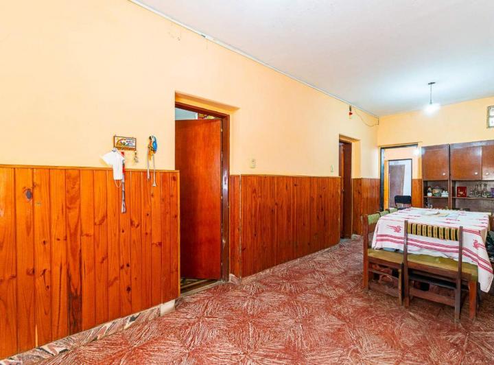 Casa · 162m² · 5 Ambientes · 1 Cochera