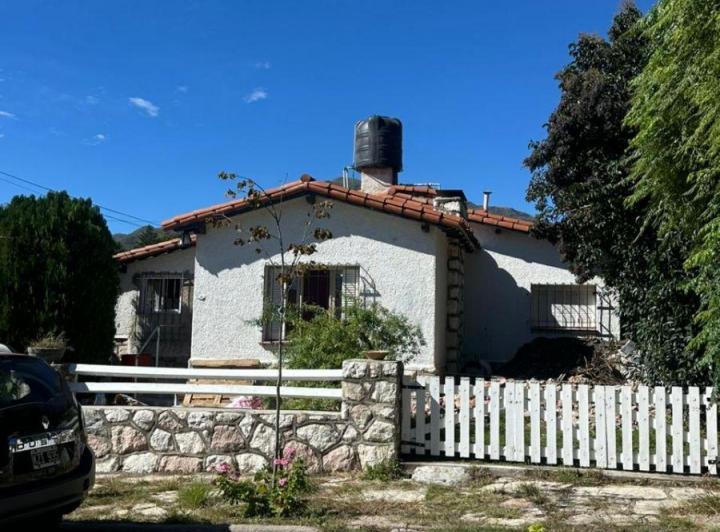 Casa · 204m² · 5 Ambientes · 1 Cochera