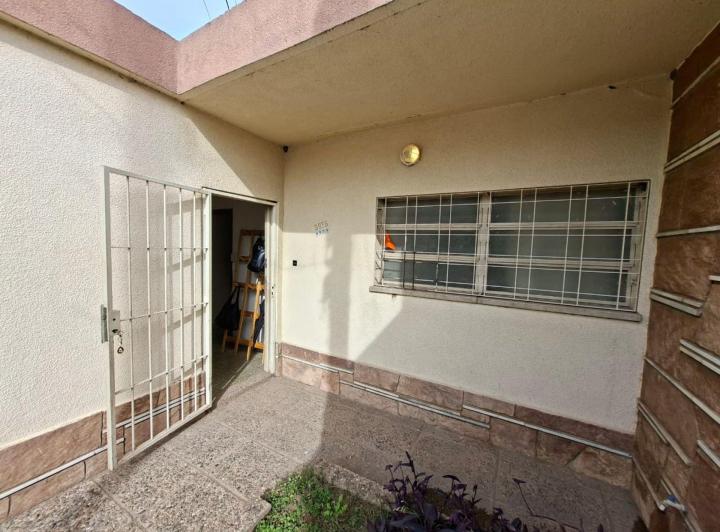 Casa · 200m² · 5 Ambientes · 1 Cochera