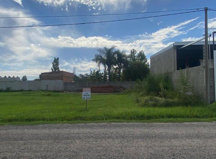 Terreno · 300m²