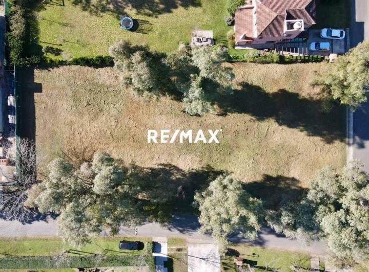 Terreno · 1321m²