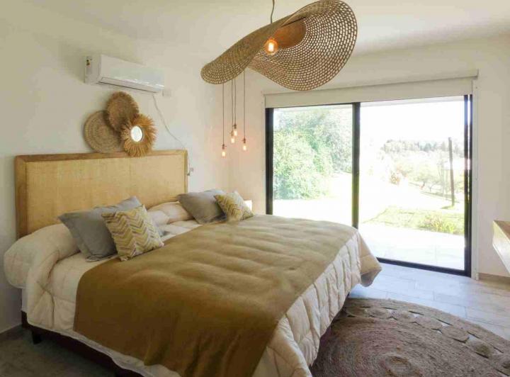 Casa · 254m² · 6 Ambientes · 2 Cocheras