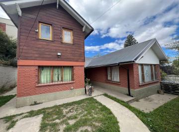 Casa · 180m² · 5 Ambientes · 1 Cochera · Casa + Depto Barrio Belgrano Apto Crédito