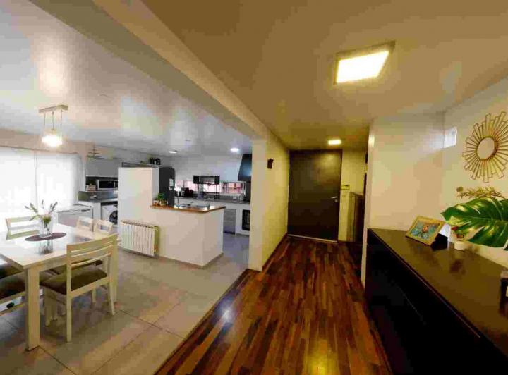 Casa · 280m² · 7 Ambientes · 2 Cocheras