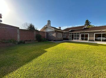 Terreno · 239m² · Venta Casa 4 Amb. C /jardín y Cochera Ituza