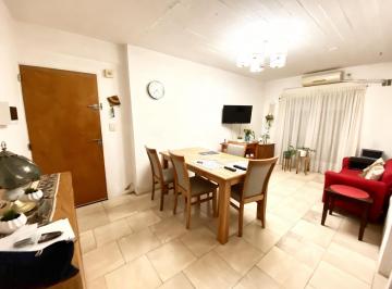 Departamento · 48m² · 4 Ambientes · Departamento Venta Gonnet 2 Dorm. Apto Banco