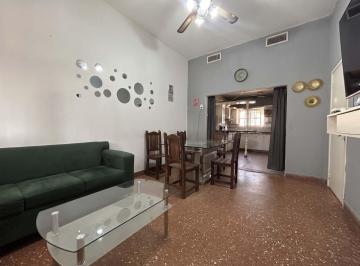 Casa · 100m² · 4 Ambientes · 1 Cochera · Casa y Depto con Parque - 2 Familias - Lanús Este