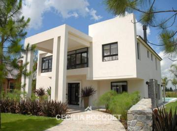 Casa · 1600m² · 5 Ambientes · 2 Cocheras · Casa en Venta Barrio Venado Canning Apto Crédito