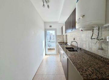 Departamento · 31m² · 1 Ambiente · Alquiler Luminoso Monoambiente Caseros Centro