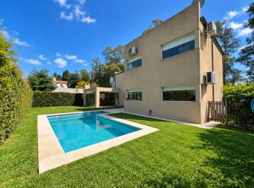 Casa · 142m² · 4 Ambientes · 2 Cocheras · Venta Casa4 Amb Pilar, Pileta, Jardín Apto Credito