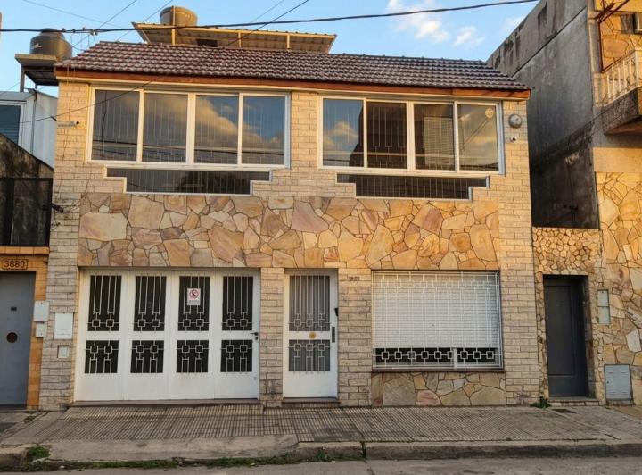 Casa · 203m² · 5 Ambientes · 1 Cochera