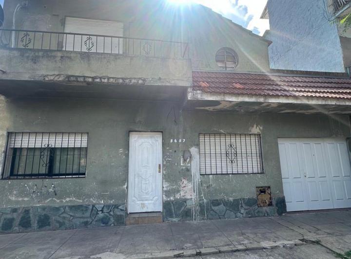 Casa · 105m² · 6 Ambientes · 1 Cochera