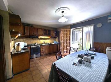 Casa · 144m² · 6 Ambientes · 1 Cochera · Venta de Casa Dúplex en El Centro de Maipú