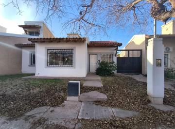 Casa · 85m² · 4 Ambientes · 1 Cochera · Casa en Barrio Furlotti, Maipu Mendoza