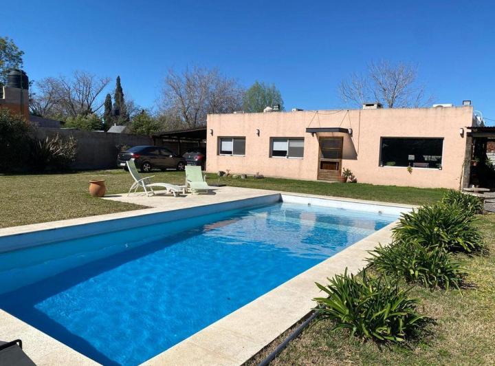 Casa · 146m² · 4 Ambientes · 2 Cocheras