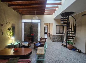 Casa · 260m² · 7 Ambientes · 1 Cochera · Venta Casa 7 Amb. C/ Garage - Floresta/villa Luro