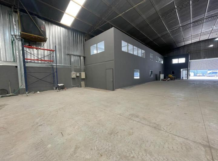 Bodega-Galpón · 1m² · 3 Cocheras