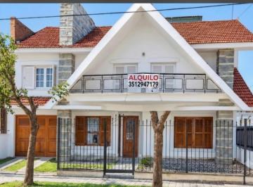 Casa de 3 ambientes, Córdoba · Casa en Alquiler Para Uso Comercial