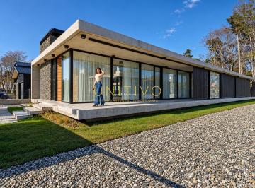 Casa · 535m² · 3 Dormitorios · 2 Cocheras · Casa en Venta