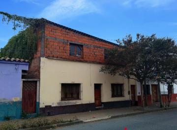 Casa · 150m² · 4 Ambientes · Oportunidad de Inversion. Casa con Alto Potencial Comercial. Calle San Luis Al 1600
