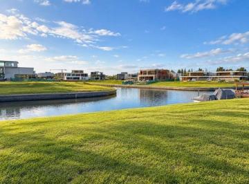 Terreno · 812m² · Oportunidad! Lote en Venta en El Yacht, Nordelta