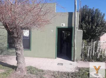 Casa · 110m² · 6 Ambientes · 2 Cocheras · Casa en Venta - 4 Dorm. 1 Baño - 110 m² - Berisso