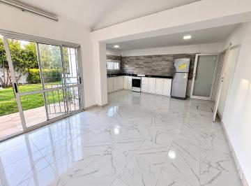 Casa · 180m² · 6 Ambientes · 2 Cocheras · Casa de 3 Dorm. Granadero Pringles